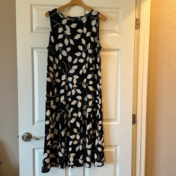 Talbots Black & White Floral Sleeveless Dress With pockets, XL - Picture 2 of 7